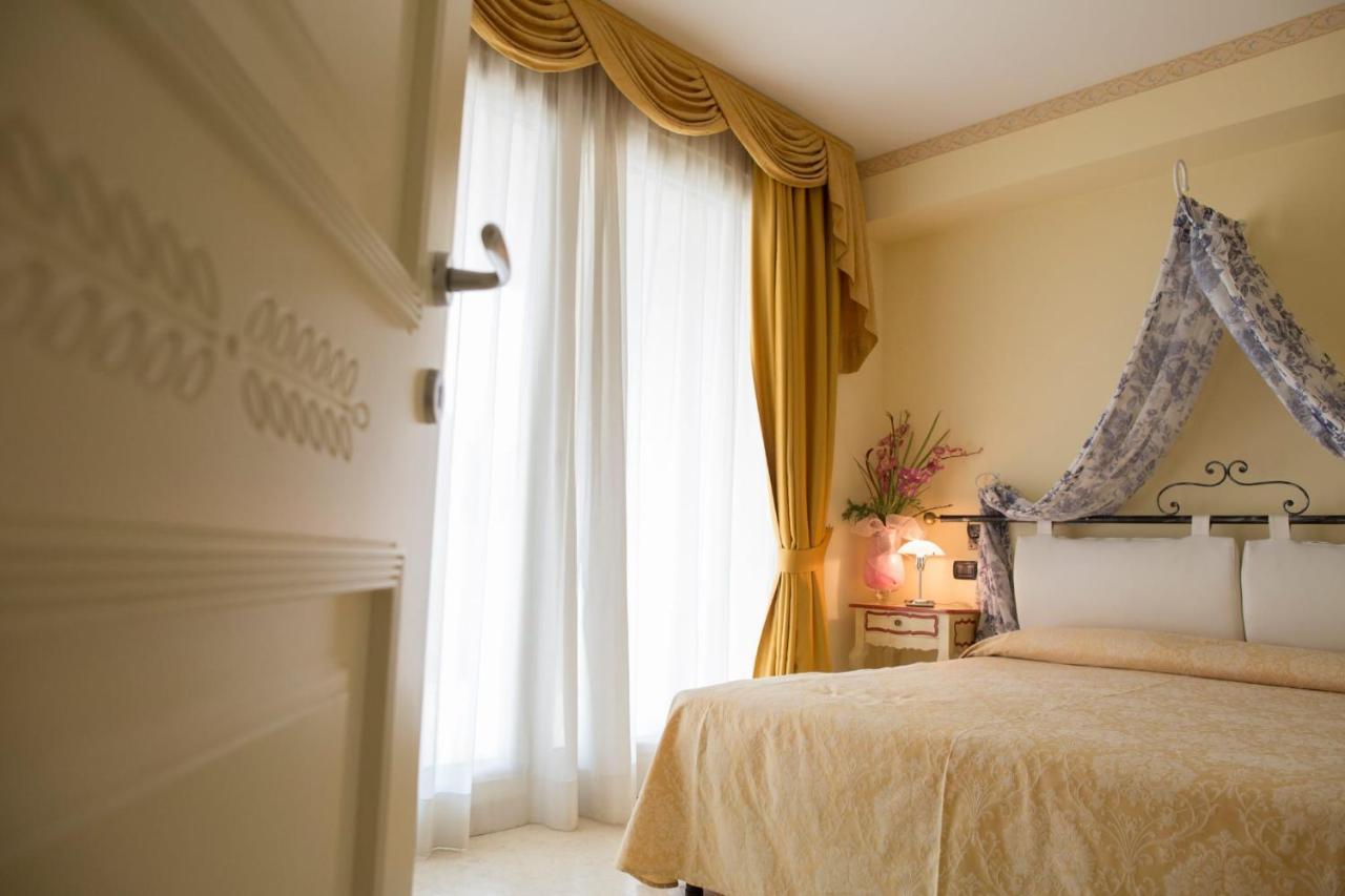 Appartamento Du Lac 1 Desenzano del Garda Exterior foto